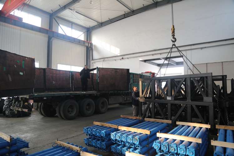 China Coal Group Sent A Batch Of Mining Material Cars To Shenyang